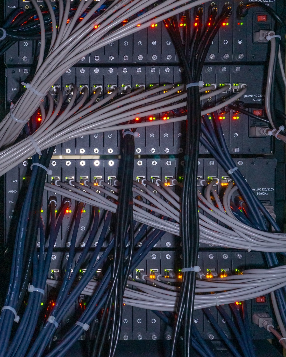 Sistema di controllo domotico e building automation di un edificio intelligente